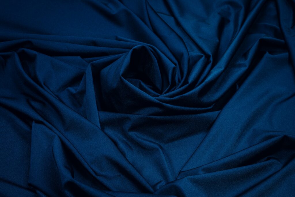 Helanca fabric: Versatile, malleable, and comfortable, suitable for various clothing styles.