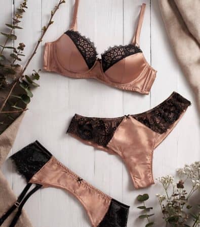 Intimissimi brand lingerie for the October Pink campaign