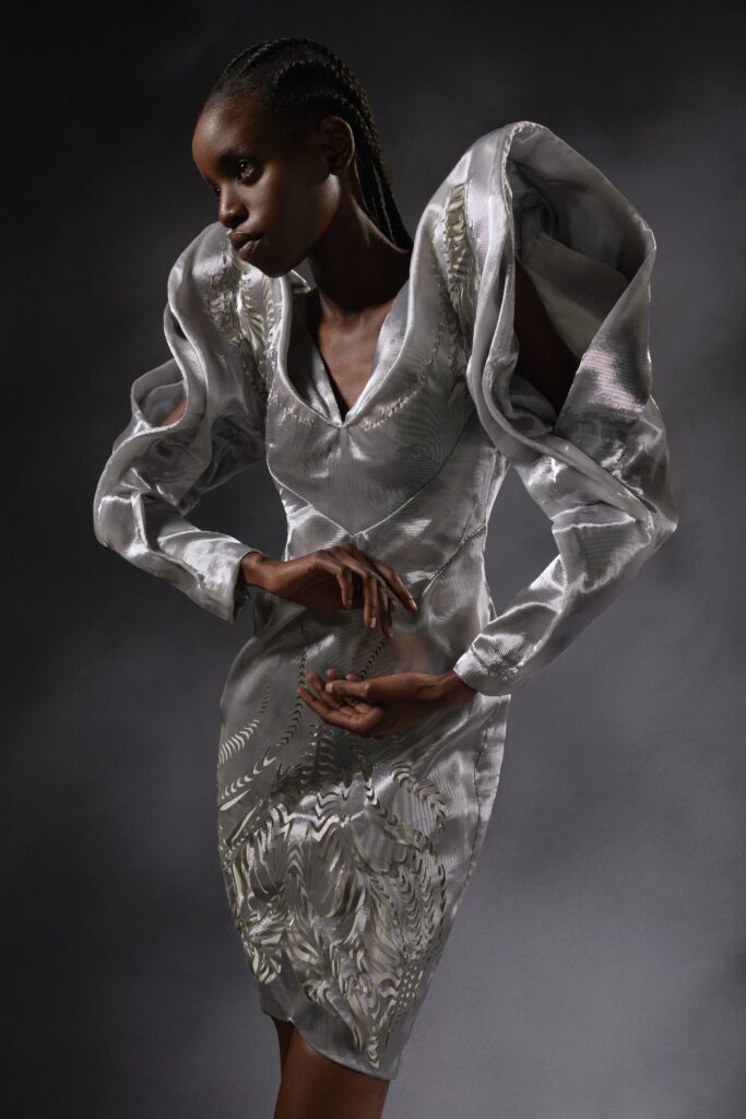 Iris-Van-Herpen-alta-costura-outono-2021 Iris van Herpen com inspirações de macrotendências sobre sustentabilidade, feito à mão e futuro tecnológico