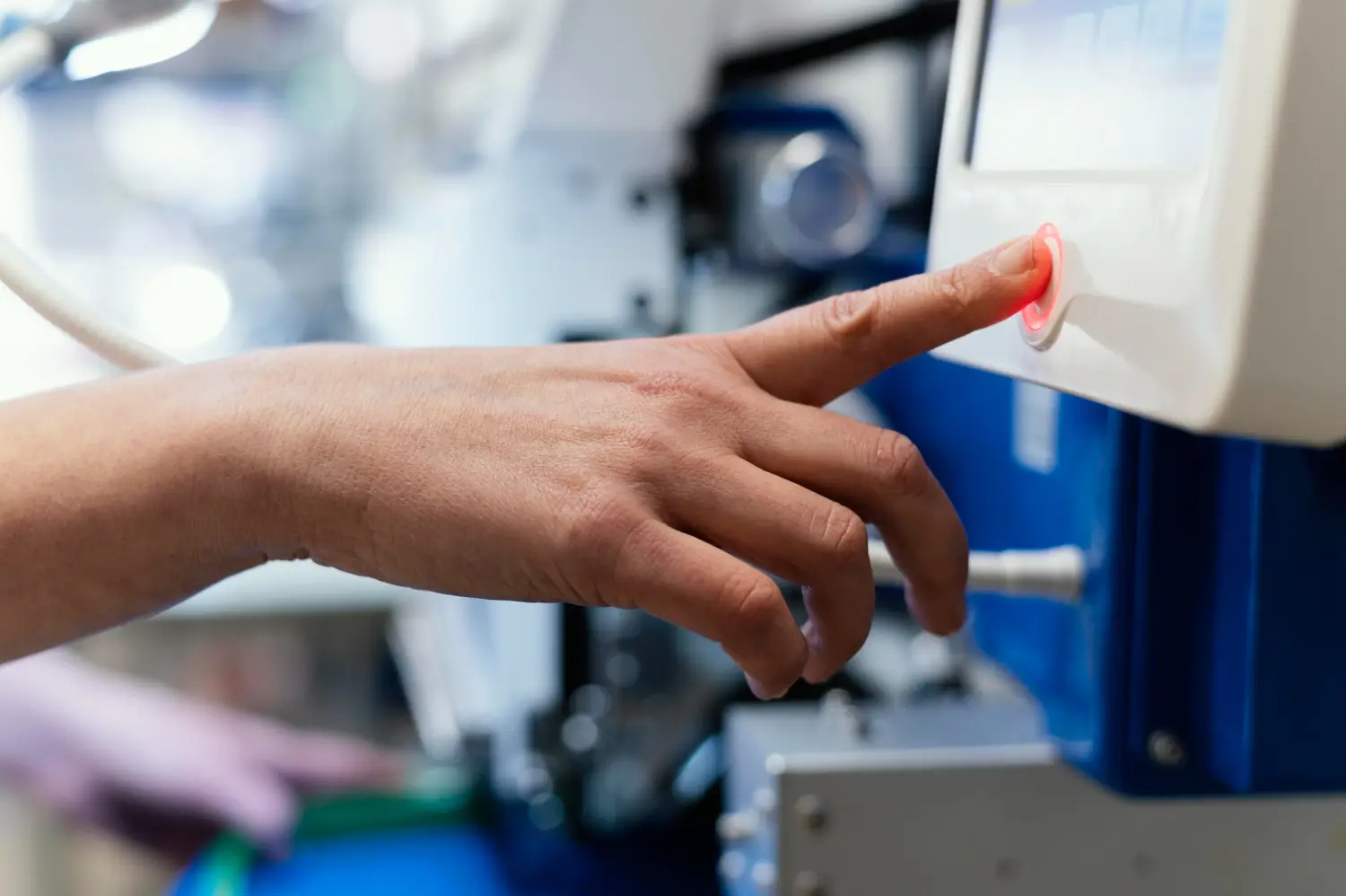 6 vantagens da automatização industrial na moda