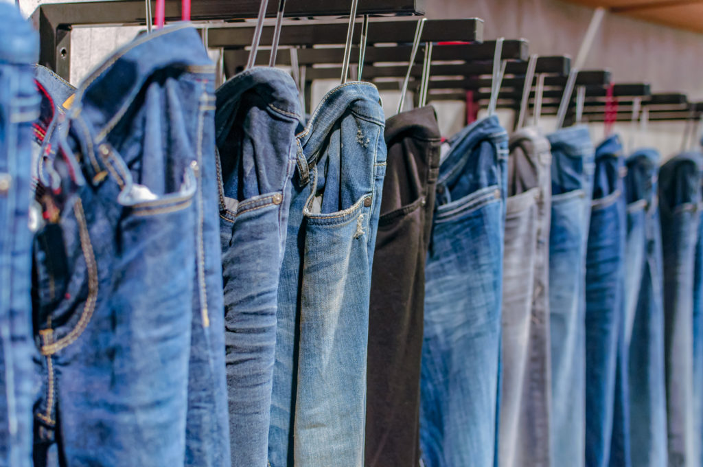 Quanto custa montar uma confecção de jeans? 