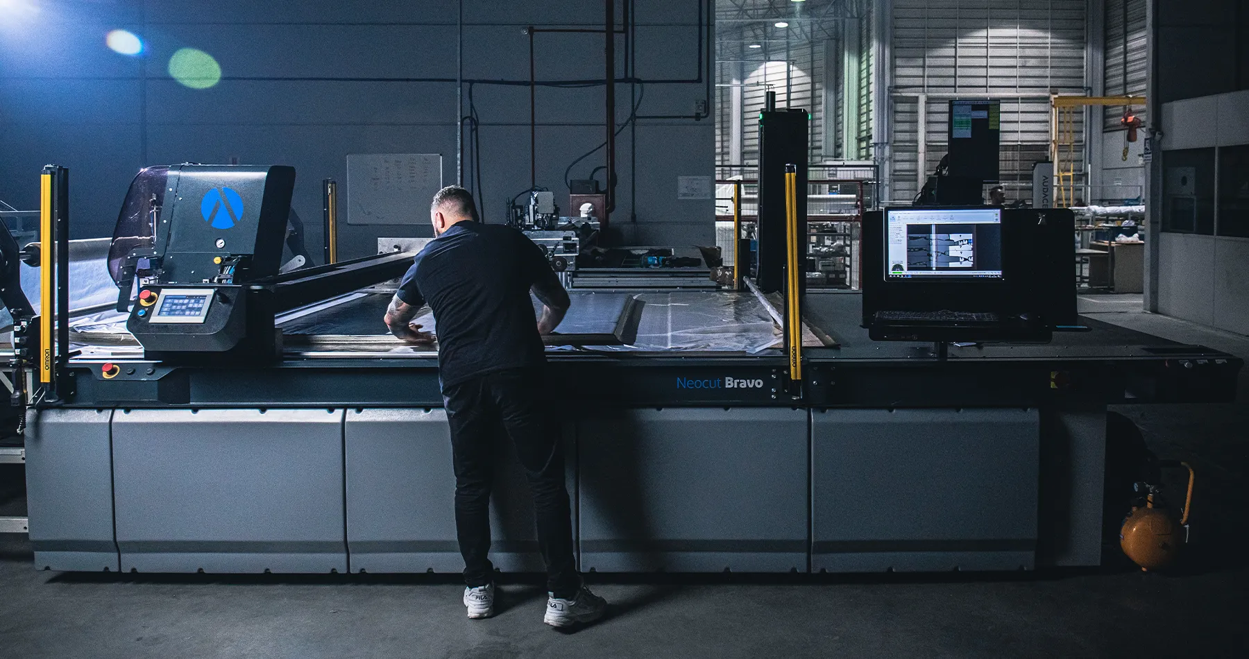 Macchine industriali da taglio per il tessile: come sceglierle