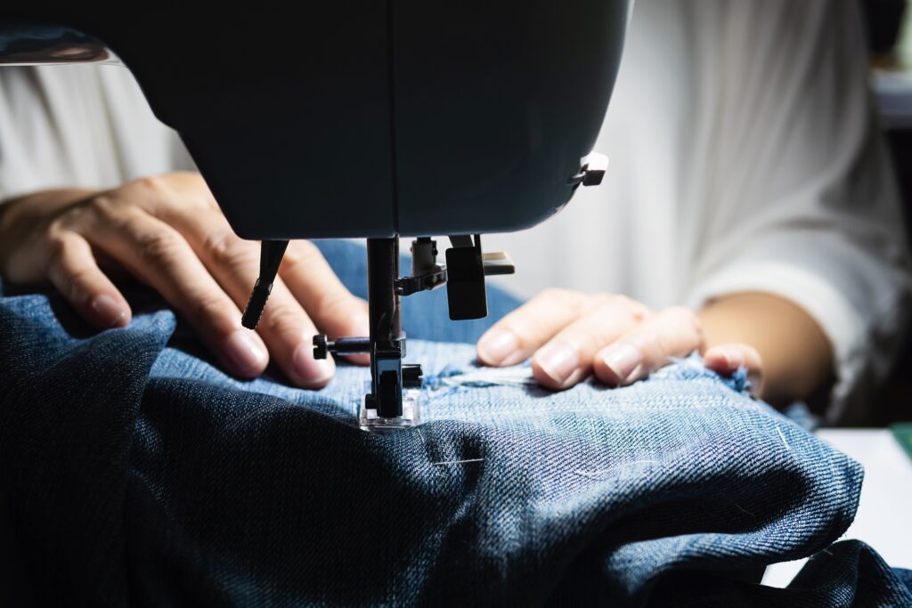 ¿Qué necesitas para armar tu marca y montar una confección de jeans?