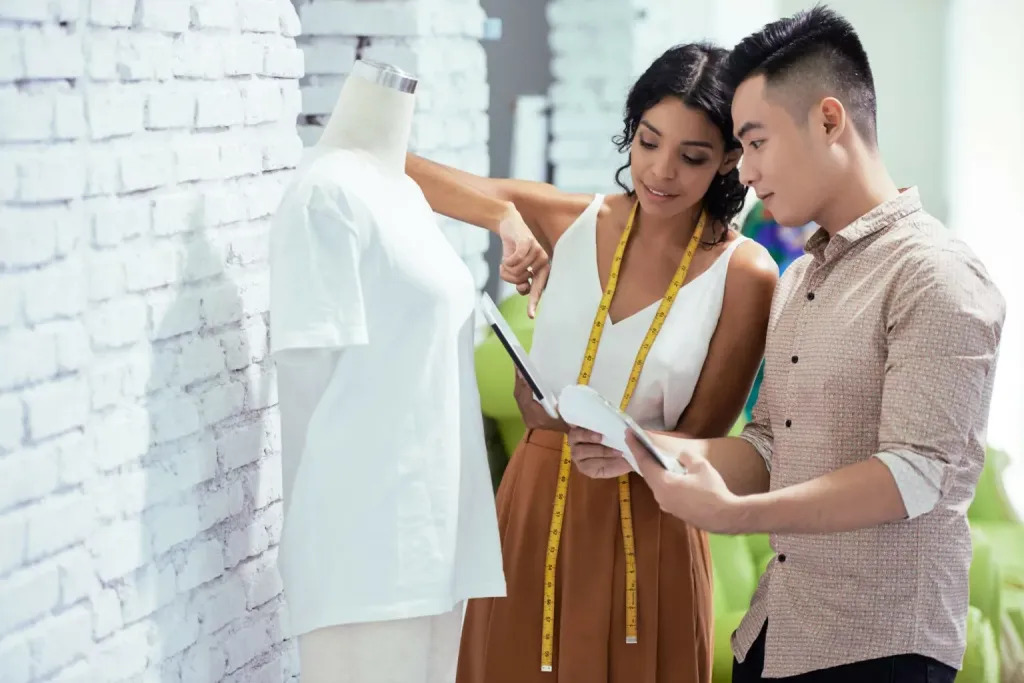 ¿Qué oportunidades de empleo ofrece el modelado virtual en la industria de la moda?