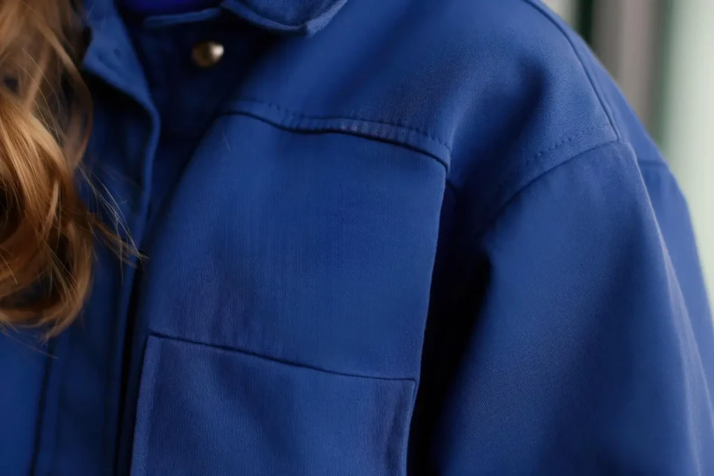 Roupa em azul klein, uma tend&ecirc;ncia da primavera/ver&atilde;o de 2026