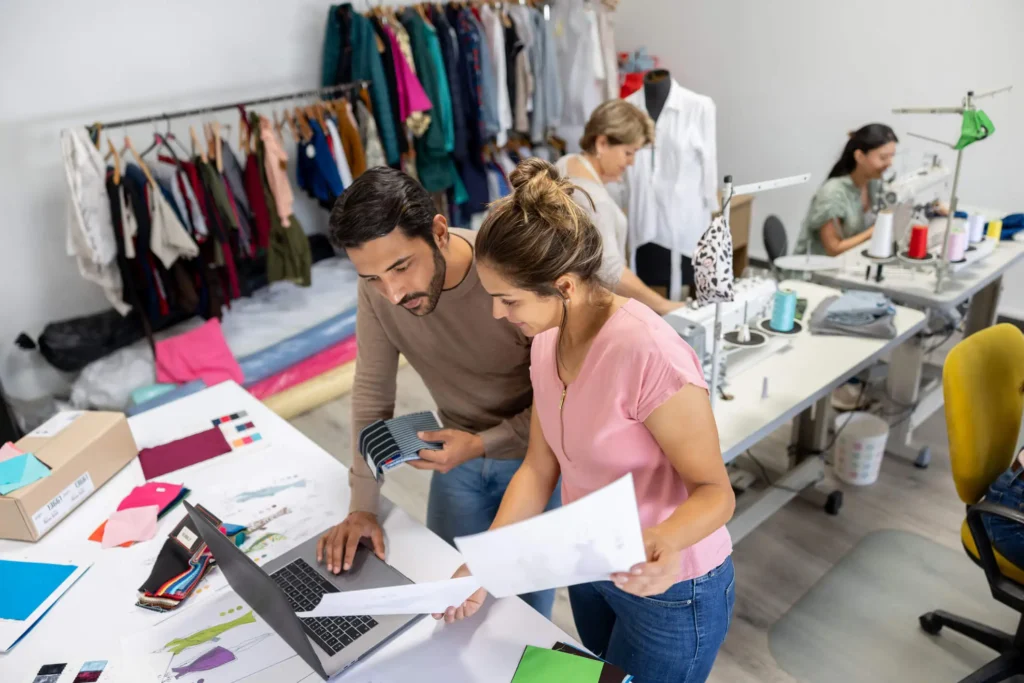 Donos de pequenas confecções de moda também têm acesso a financiamento de máquinas.