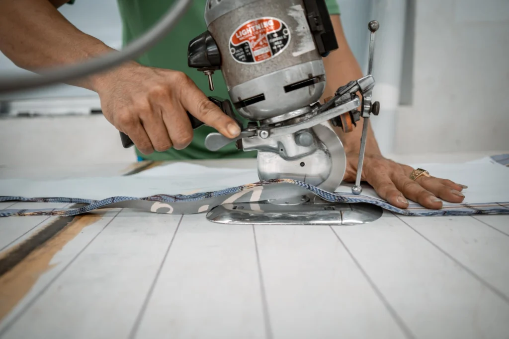 A circular saw cutting machine is a good choice for making basic cuts.