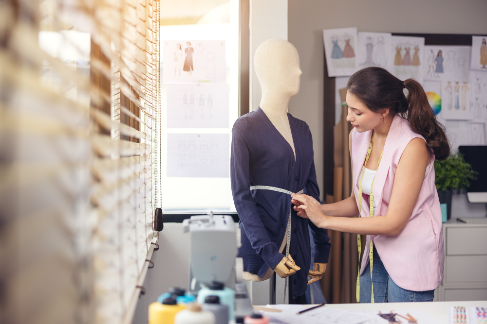 The best fashion designing courses include a lot of hands-on activities.