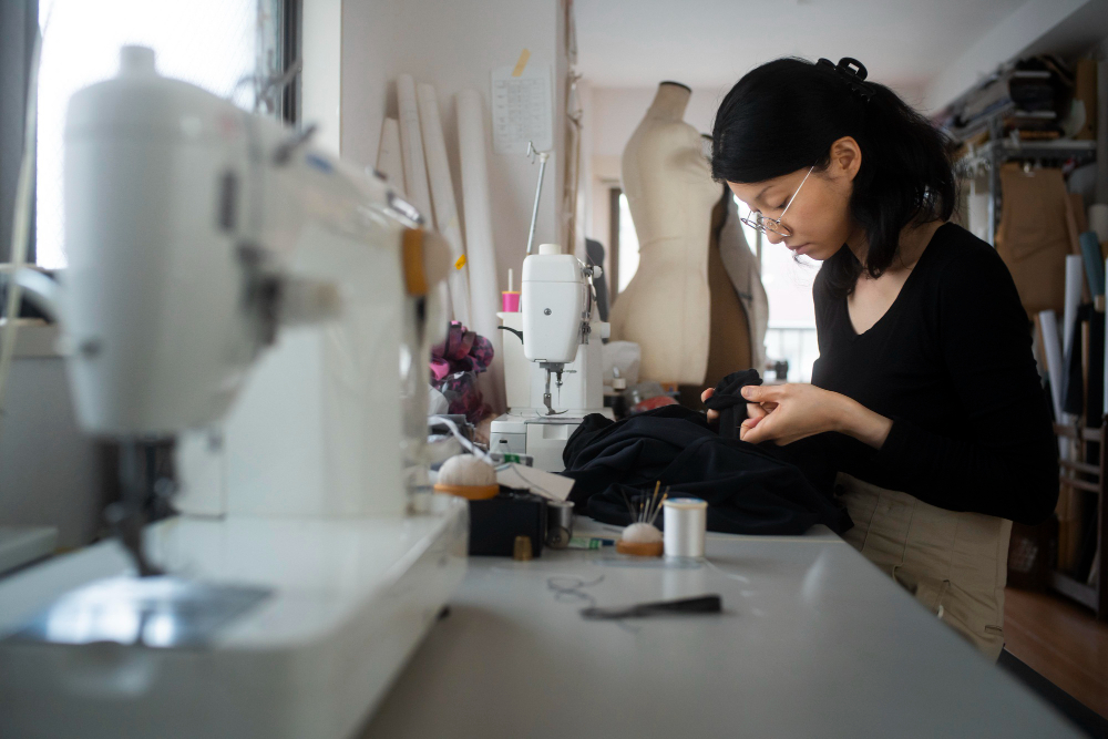 Learn about the machines that perform the main types of sewing.