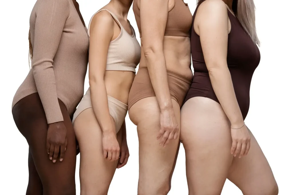 Mulheres de idades, corpos e peles diversas usando roupas com a tecnologia seamless