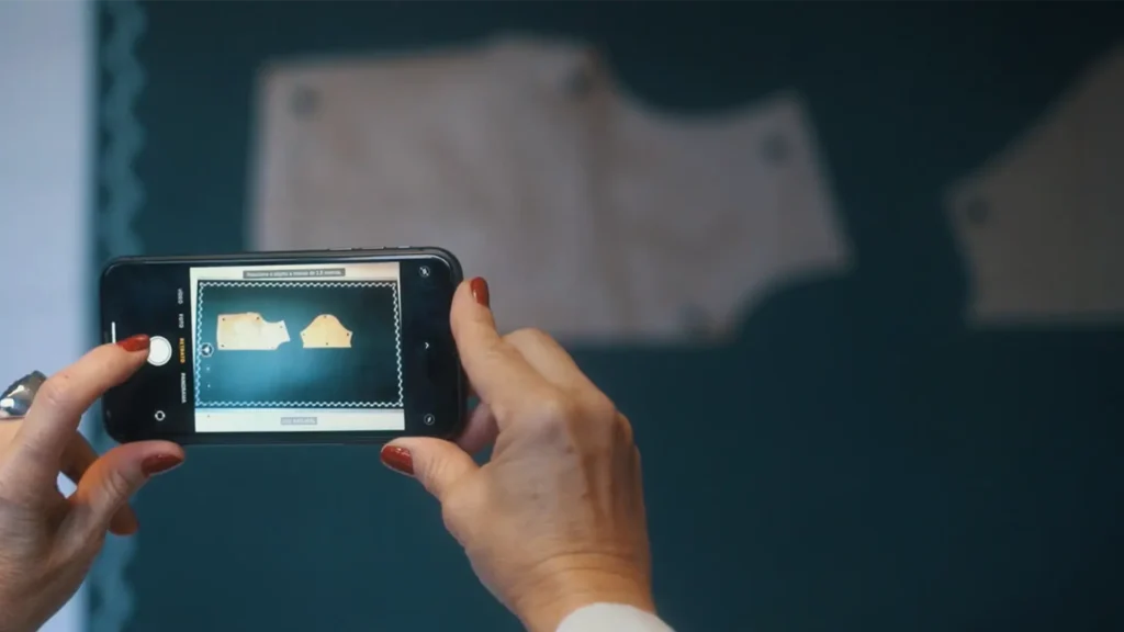 É possível digitalizar o desenho de molde com o celular.