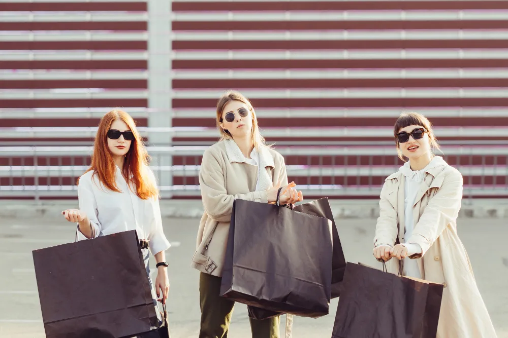 Perch&eacute; il lusso accessibile sta conquistando i consumatori della moda